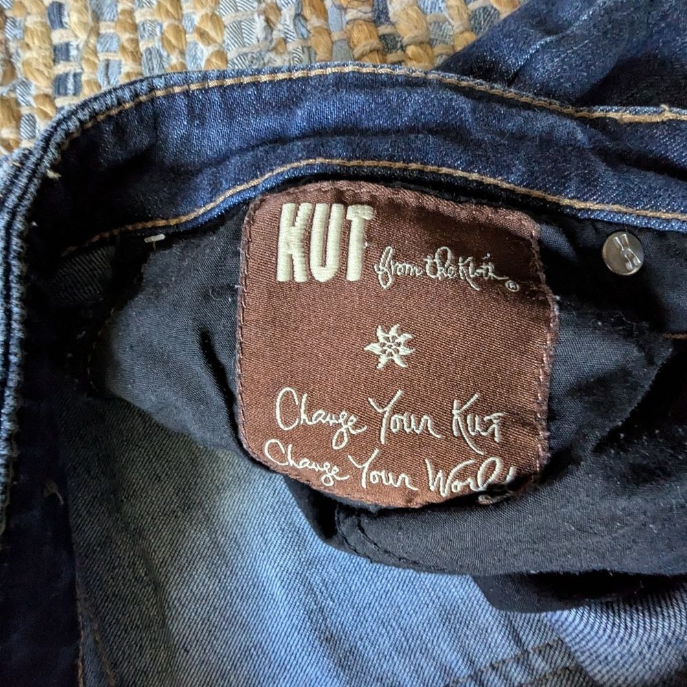 Kut From The Kloth Catherine Dark Wash Straight Leg Jeans 12 Classic Casual Deni - Picture 9 of 10